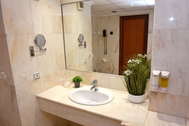 Bathroom 5, Hotel Turia Valencia, Valencia