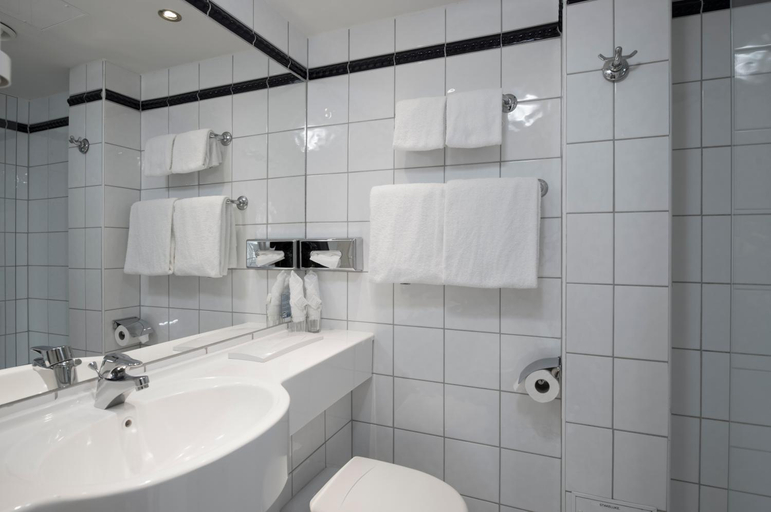 Bathroom 4, Thon Hotel Moldefjord, Molde