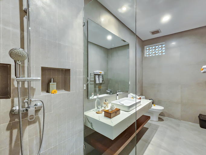 Bathroom 5, Villa Serena Lux Canggu by Nagisa Bali, Badung
