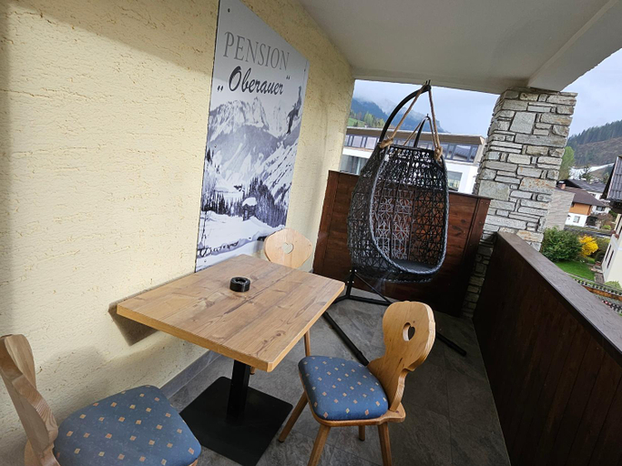 Others 2, No1 - Flo's Rooms & Breakfast, Sankt Johann im Pongau