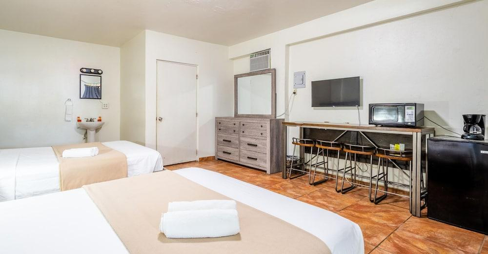 Bedroom 2, Rincon Inn