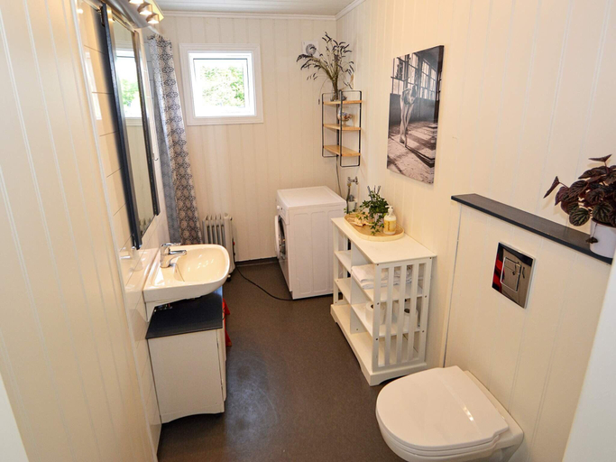 Bathroom 3, person holiday home in EYDEHAVN, Arendal