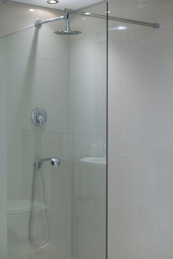 Bathroom 5, Xenia Aparthotel by Totalstay, City of Cape Town