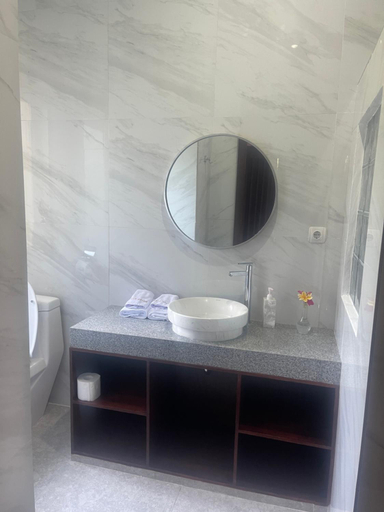 Bathroom 4, Villa Aryani, Karangasem