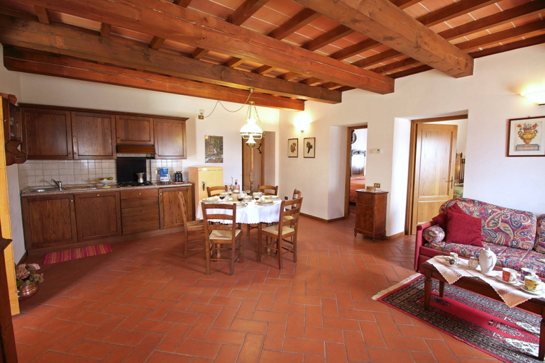Living room 5, Apartment in Poppi With Shared Pool, Arezzo
