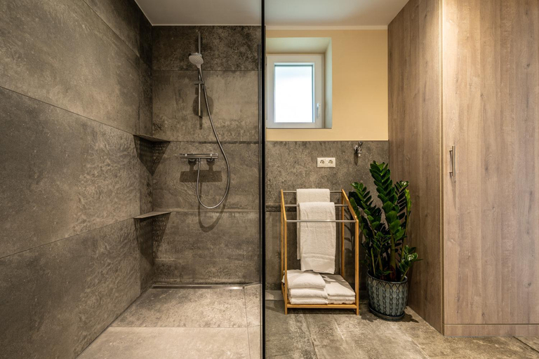Bathroom 3, Apart Hotel Lang, Ahrweiler
