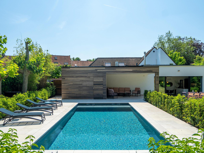 Sport & Beauty 2, Luxury villa with pool  sauna Kortrijk, West-Vlaanderen