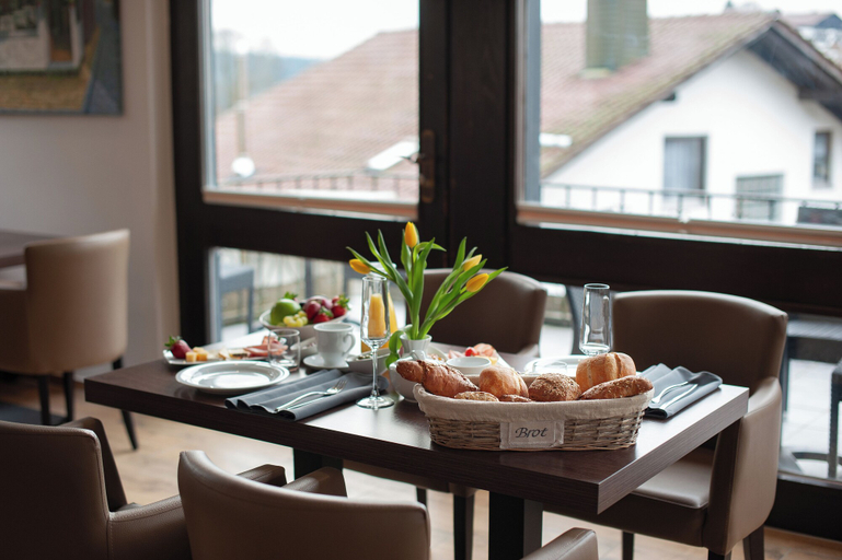 Food & Drinks 4, LuCA HOTEL, Regen