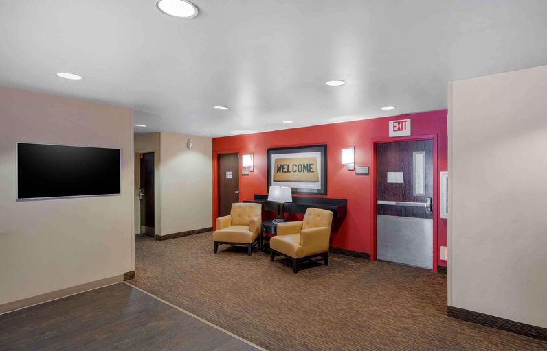 Public Area 2, Extended Stay America Suites Santa Barbara Calle Real, Santa Barbara