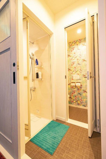 Bathroom 3, Lunar Rainbow Apartment, Osaka