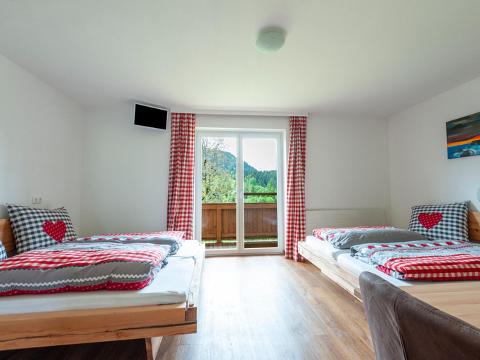 Bedroom 2, Holiday Home Brixen Valley Ski Bus Access, Kitzbühel