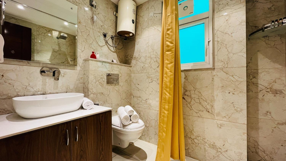Bathroom, BluO 1BHK Suite - Balcony, Lift, Gym, Parking, Gurgaon