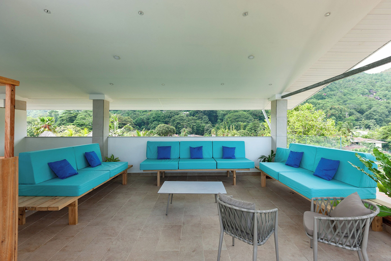 Others 5, Joan Eco Relais