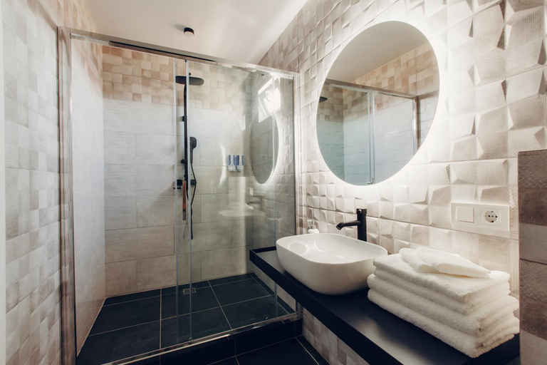 Bathroom, Sunday Caprice, Ovidiopol's'kyi