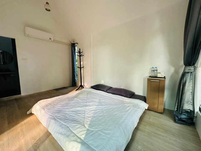 Bedroom 2, บ้านไร่ดอกแก้ว, Chom Bung