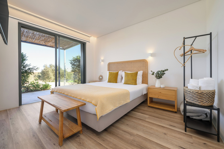 Bedroom 2, Quinta da Amendoeira - The Farmhouse, Évora