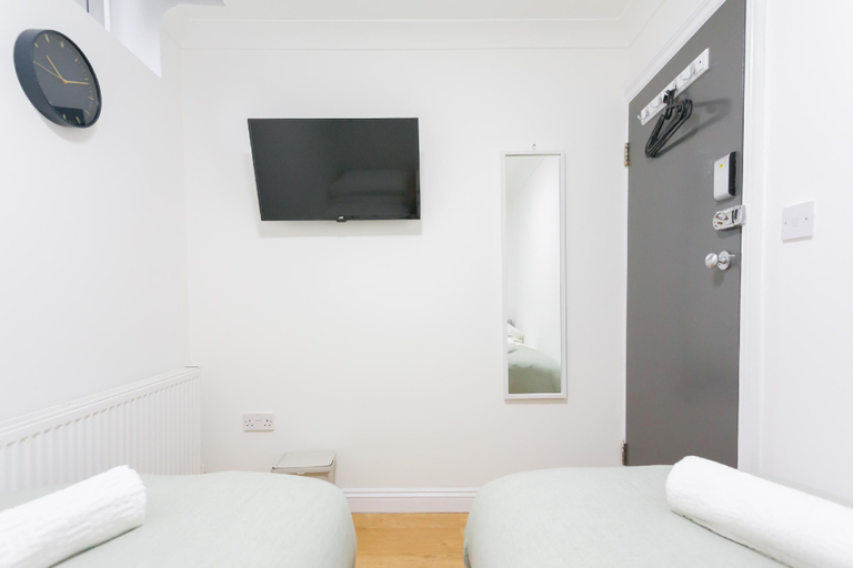 Bedroom 2, Studio9 Rooms, London