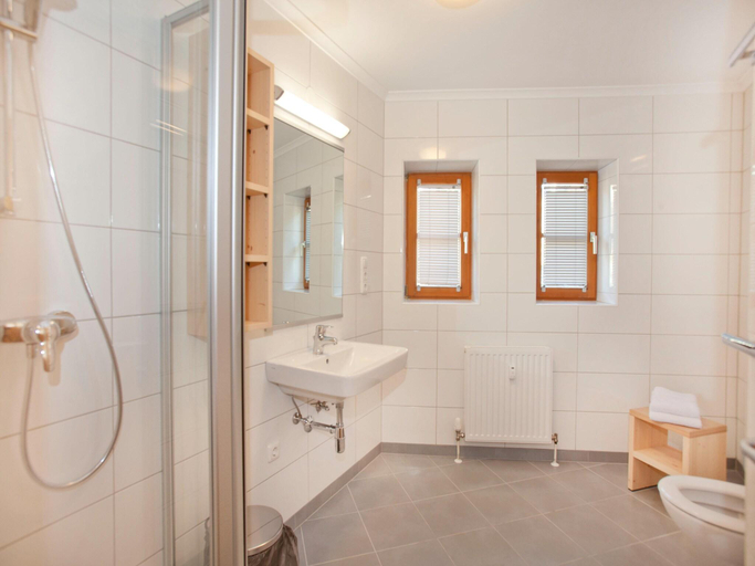 4, Apartment Wald im Pinzgau near Ski Lift, Zell am See