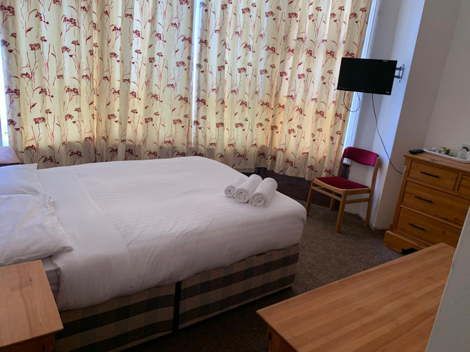 Bedroom 2, Jini Hotel, Blackpool