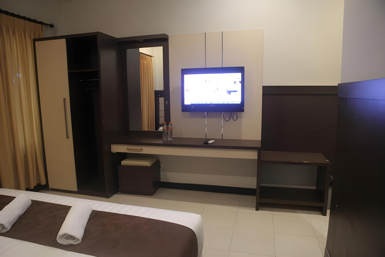 Bedroom 2, Puri Senggigi Hotel, Lombok