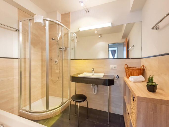 Bathroom 3, Apartment Zwieselstein near Ski Slopes, Imst