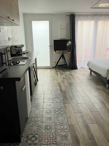 Room 2, Cosy Studio - 2P - Downtown Orly/airport, Val-de-Marne