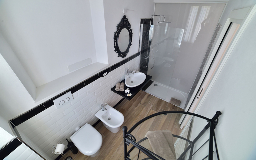 Bathroom, Suite Varigotti, Savona