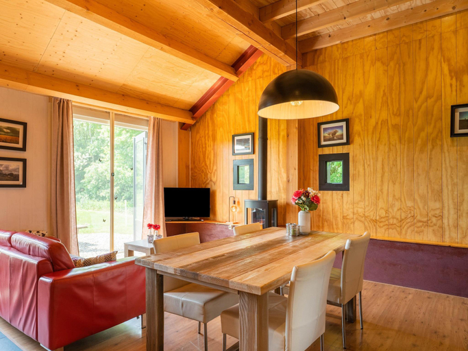 Others 5, Cottage in Dwingelderveld with Scenic Views, Westerveld
