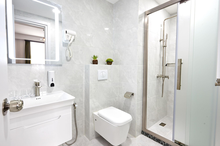 Bathroom 4, Graphica Tbilisi Hotel, Tbilisi