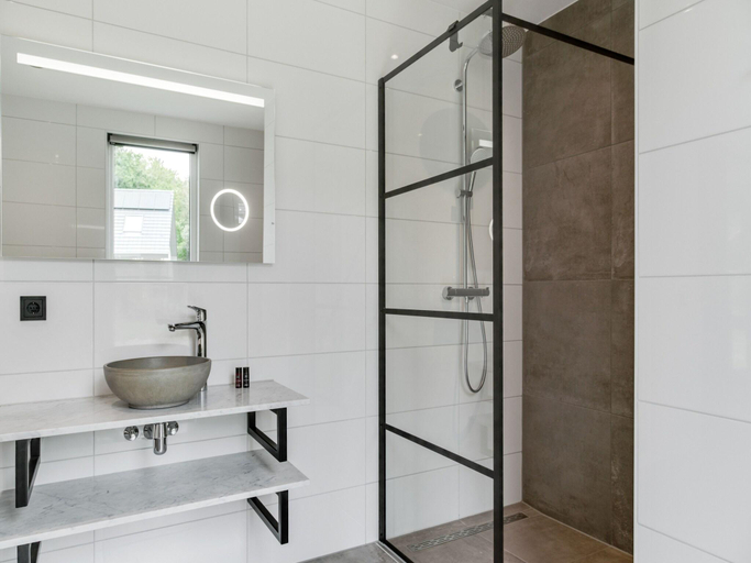 Bathroom 3, Bungalow on Texel near De Koog Beach, Texel