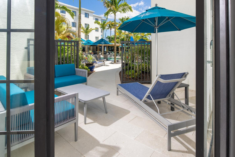 Others 5, Compass Hotel Naples, Collier