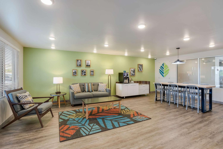 Public Area 2, WoodSpring Suites Smyrna-La Vergne, Rutherford