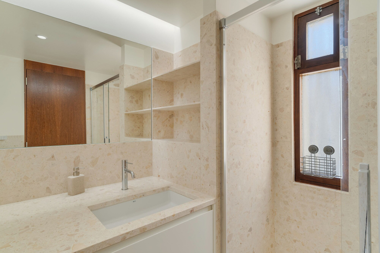 Bathroom, Carlos Apartment, Funchal