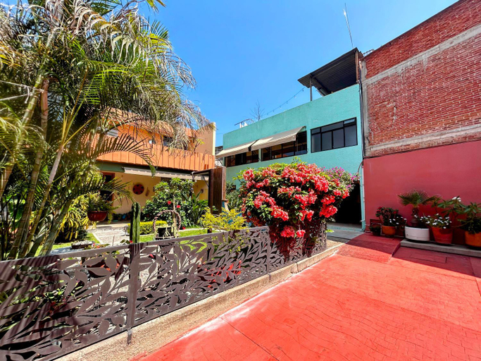 Exterior view 4, Luz Casa de Huespedes, Del Centro