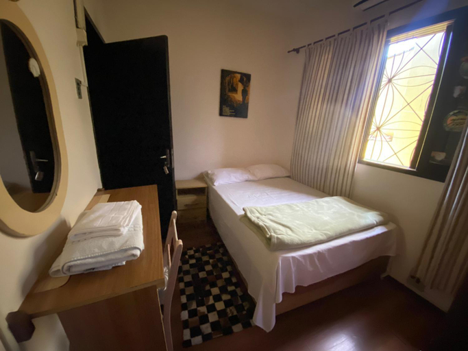 Bedroom 2, Hotel Nelly, São Gabriel