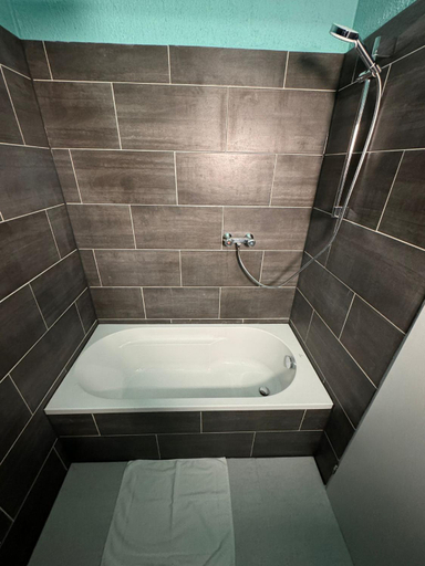 Bathroom 5, Stadtoase im Herzen Berlins, Berlin