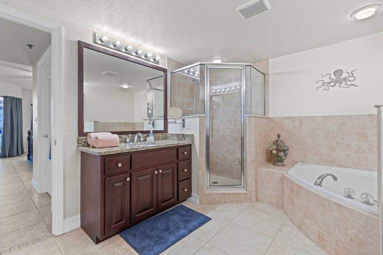 Bathroom 4, Oceanwalk 13-403, Volusia