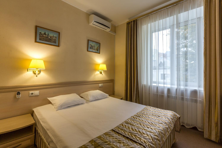 Bedroom 2, Apelsin Hotel on Komsomolskaya, Central