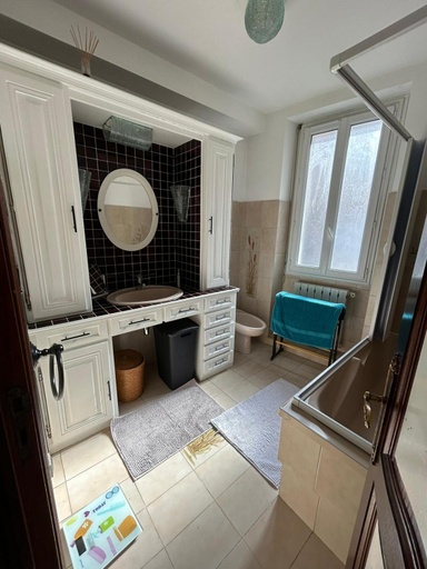 Bathroom 2, Bed and breakfast chez l'habitant, Bouches-du-Rhône