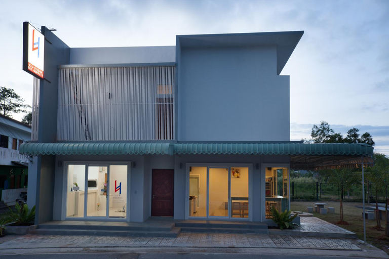 Others 5, Lin House, Phuket Island