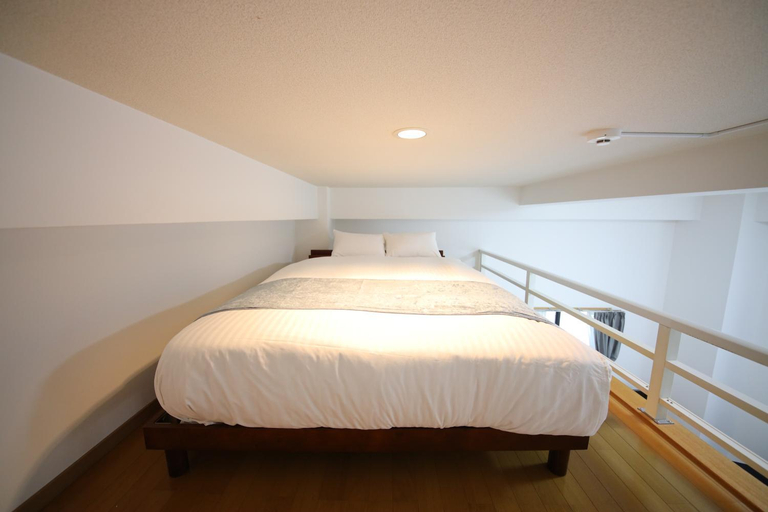 Bedroom 3, goom Monthly Nakasu BLUGE, Fukuoka