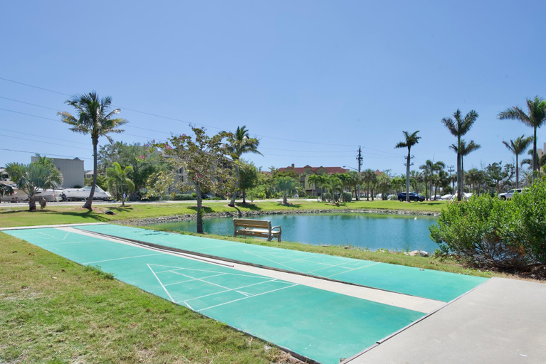 Sport & Beauty, Estero Beach & Tennis 605-c, Lee