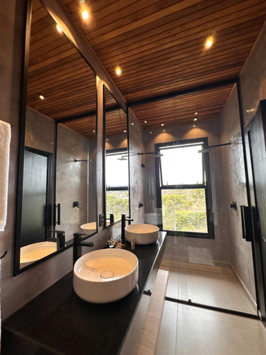 Bathroom 3, Jardim das Pedras, Bom Jardim da Serra