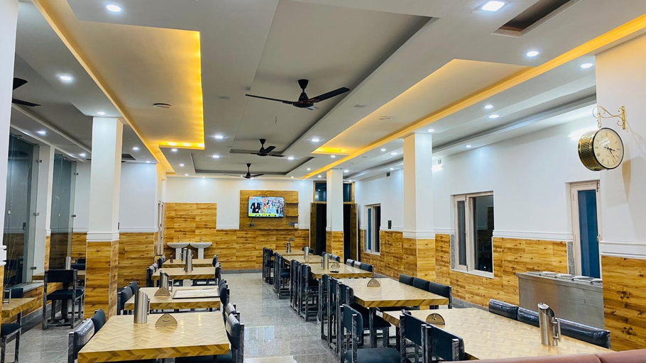Food & Drinks, Pine hills resort and restaurant, Uttarkashi