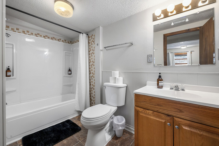 Bathroom 3, Ponderosa Pines, Lawrence