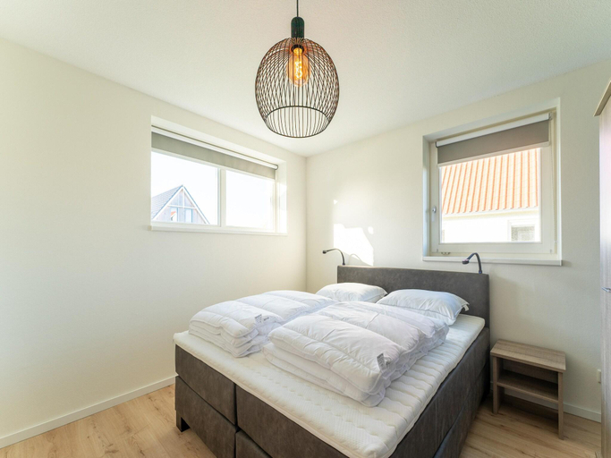 Bedroom 2, House near Scherpenisse Beach with Garden, Tholen