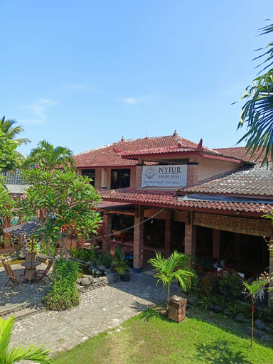 Exterior 13