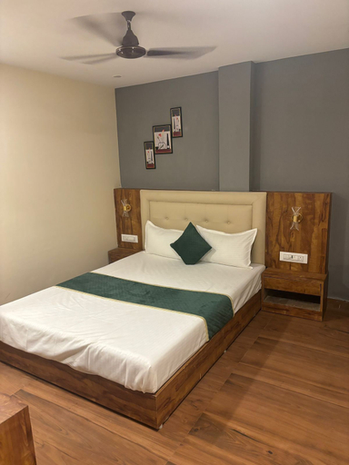 Bedroom 2, Hotel New Zara Grand, Mumbai Suburban
