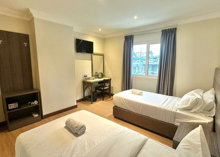 Bedroom 5, Swing & Pillows @ Bukit Bintang City Centre, Kuala Lumpur