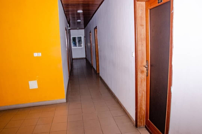 Others 3, Sup Hotel, Wouri
